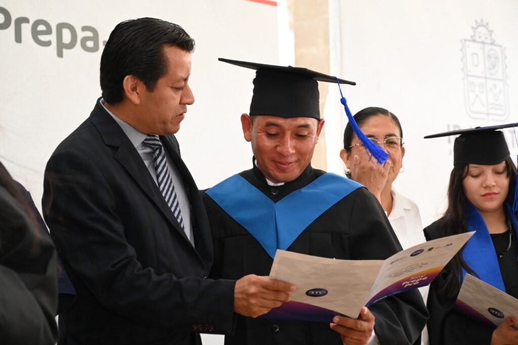 SE GRADÚAN CON PROGRAMA PREPA-PRO