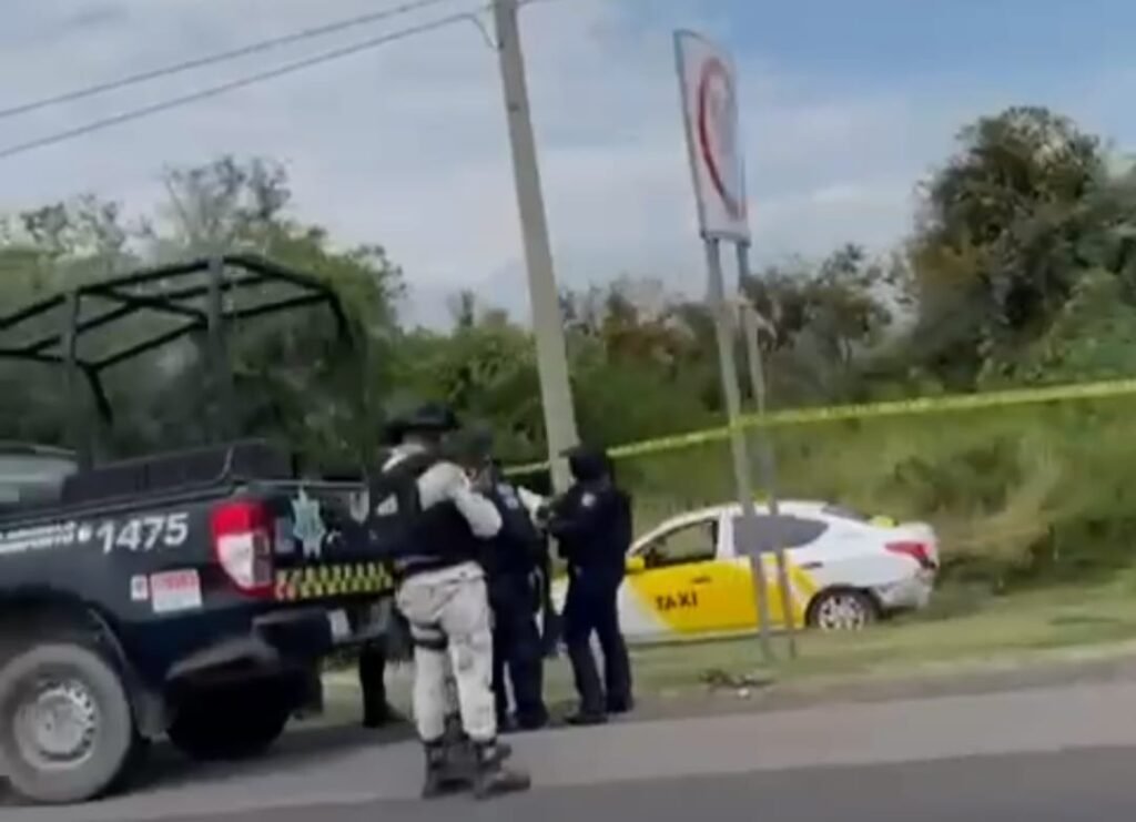 Atacan taxi de Jalisco y matan al conductor en la Irapuato-Salamanca