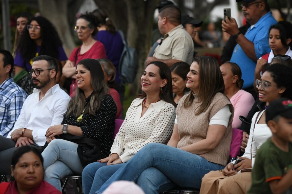 Inicia festival de títeres