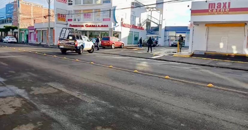 Disparan contra tres negocios en Irapuato