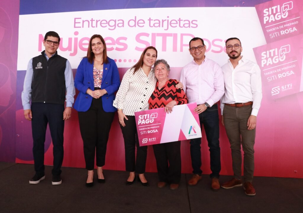 RECIBEN MUJERES TARJETA SITI ROSA