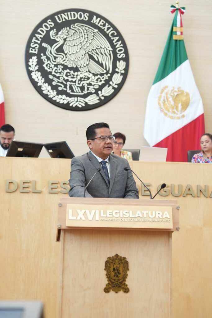 Buscan PAN y PRD incorporar videovigilancia en camiones públicos, taxis y transporte de plataformas