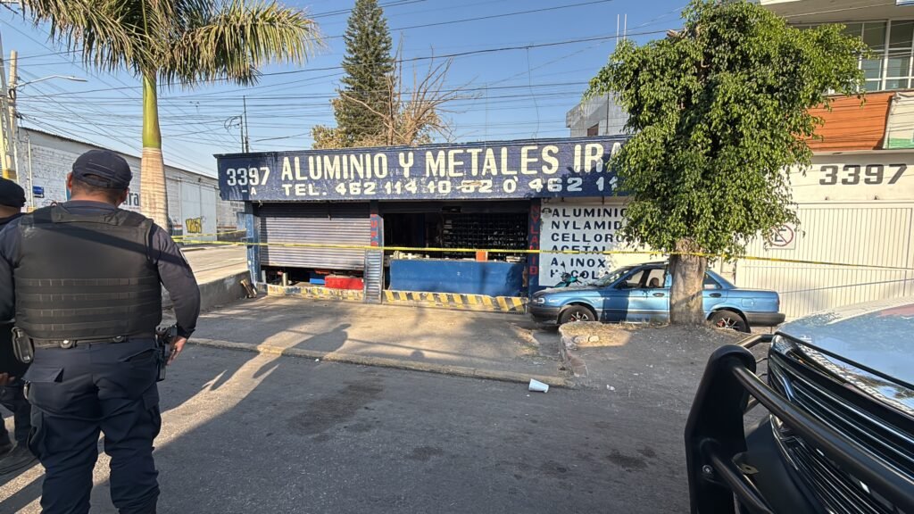 Ejecutan a un hombre en negocio de Irapuato