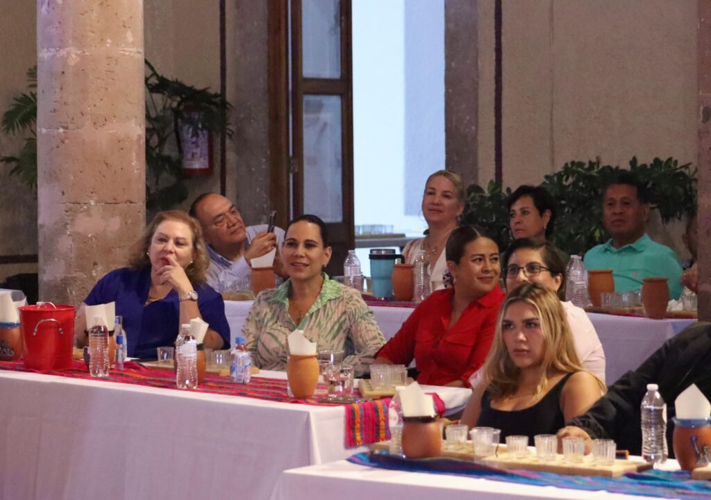 VIVEN EXPERIENCIA SENSORIAL EN EVENTO “BEBIENDO HISTORIA”