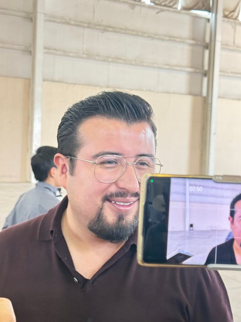 Alcalde de Abasolo acusa a expresidentes de vivir como multimillonarios y despilfarrar recursos públicos