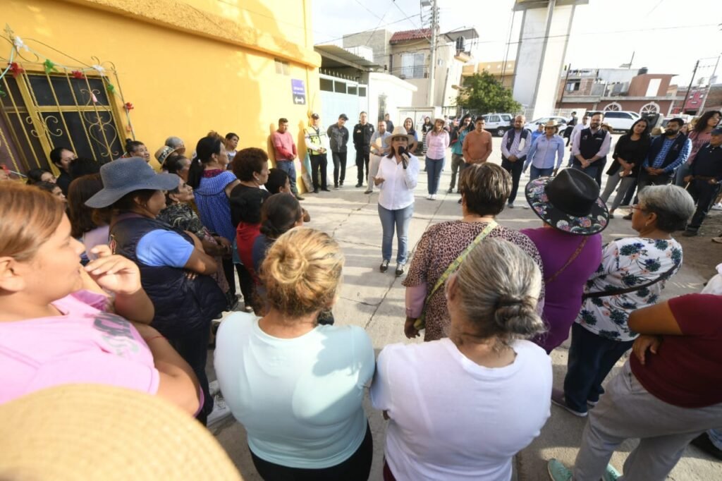 MEJORAN INFRAESTRUCTURA VIAL EN BENEFICIO DE IRAPUATENSES